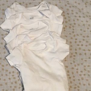 Five plan white oneies size 3 months